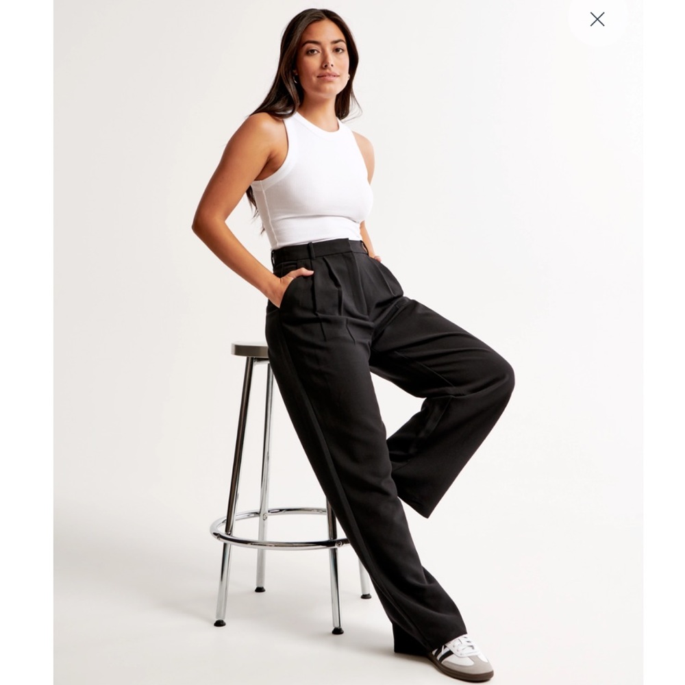 Curve Love A&F Sloane Tailored Pants Short